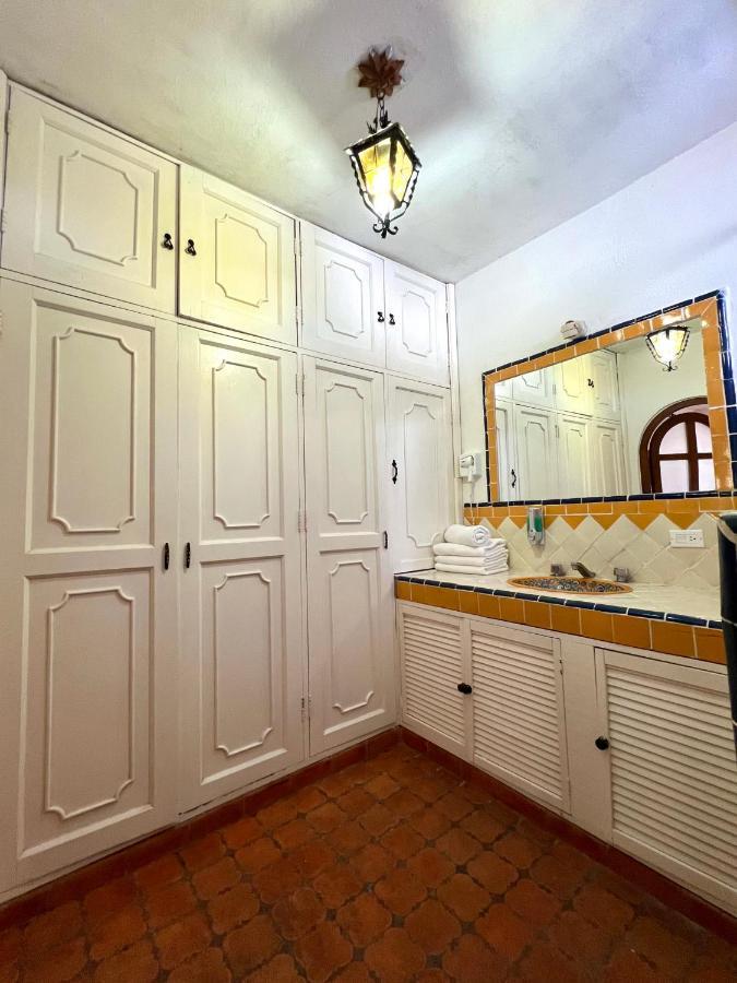Bed & Breakfast Antiguo Meson *