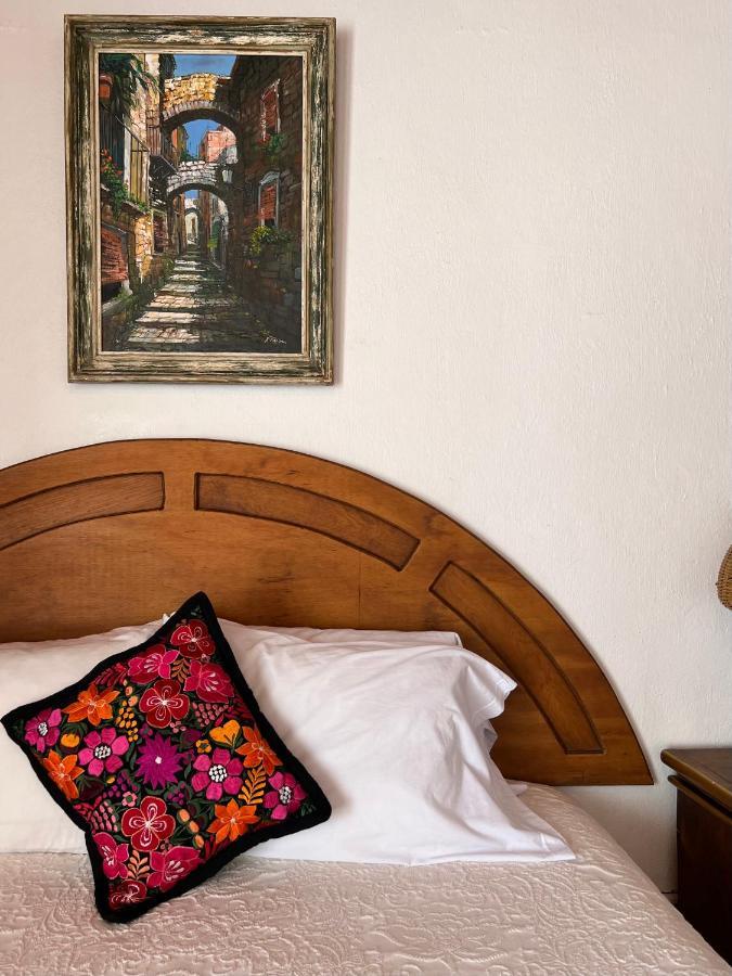 Antiguo Meson Bed & Breakfast *
